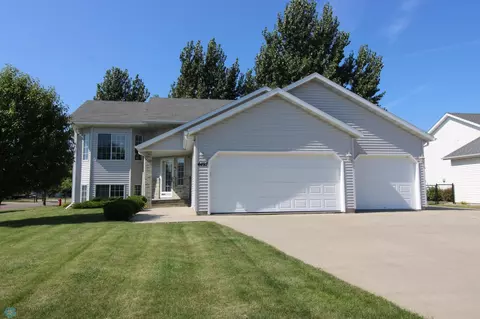 4497 47th St S, Fargo, ND 58104