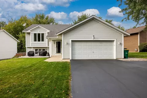 16793 Jonquil Trl, Lakeville, MN 55044