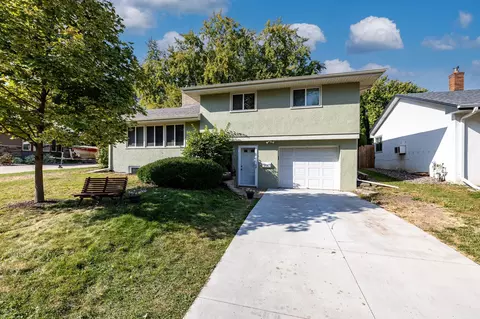 208 22nd Ave S, South Saint Paul, MN 55075