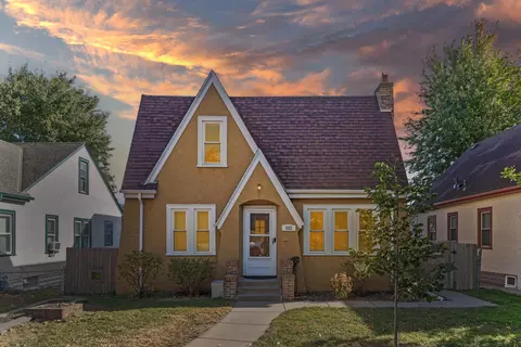 552 Brimhall St, Saint Paul, MN 55116