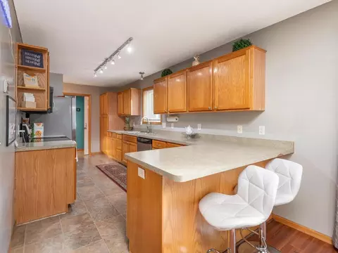 1663 Delaney Ln, Shakopee, MN 55379 photo 10