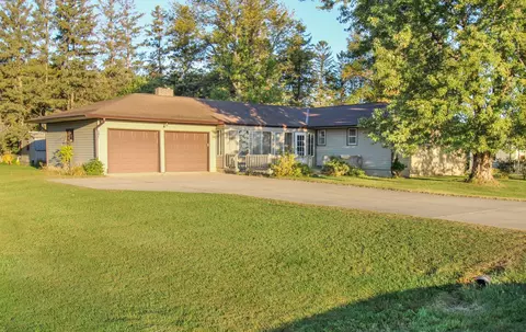 803 3rd Ave NW, Melrose, MN 56352