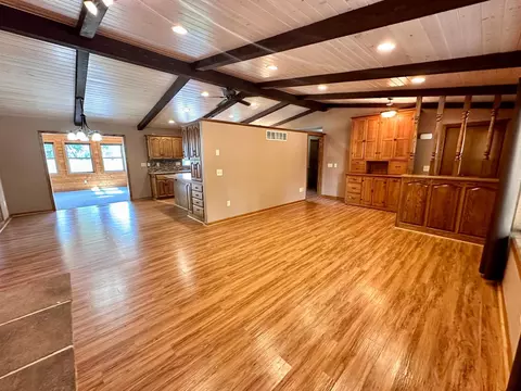 203 Deschepper Ct, Marshall, MN 56258 photo 4