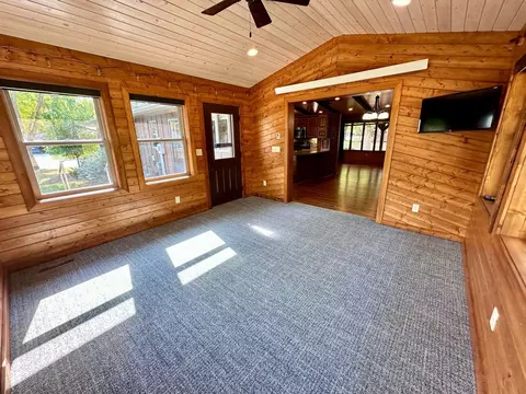 203 Deschepper Ct, Marshall, MN 56258 photo 9