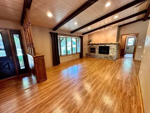 203 Deschepper Ct, Marshall, MN 56258 photo 3