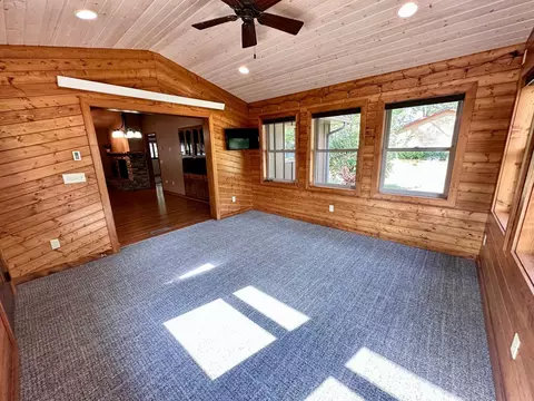 203 Deschepper Ct, Marshall, MN 56258 photo 8