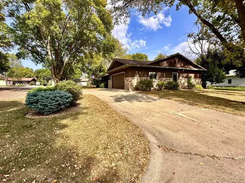 203 Deschepper Ct, Marshall, MN 56258 photo 33