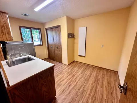 203 Deschepper Ct, Marshall, MN 56258 photo 18