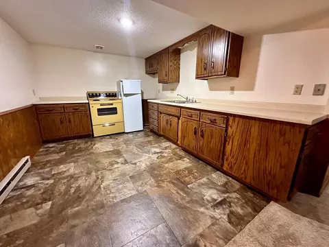 203 Deschepper Ct, Marshall, MN 56258 photo 22