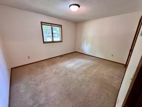 203 Deschepper Ct, Marshall, MN 56258 photo 15