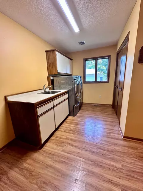 203 Deschepper Ct, Marshall, MN 56258 photo 19