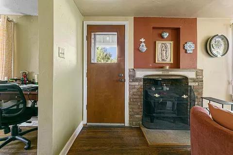 905 S Front St, Saint Peter, MN 56082 photo 2