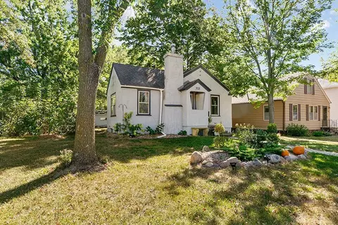 905 S Front St, Saint Peter, MN 56082 photo 18