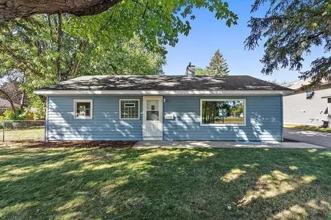 8604 14th Ave S, Bloomington, MN 55425