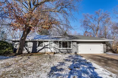 2565 Ardan Ave, Mounds View, MN 55112