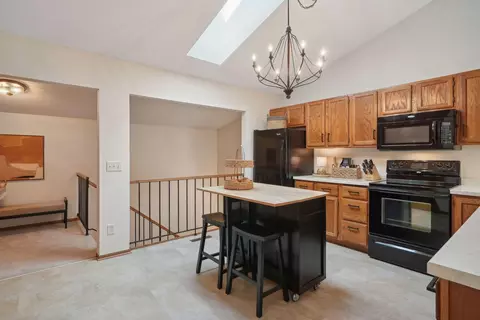 3268 Greenbrier St #3268B, Vadnais Heights, MN 55127