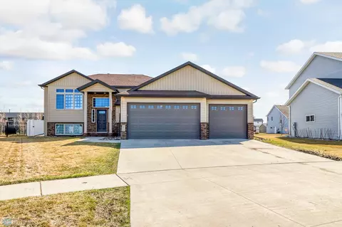 3431 Loberg Ln, West Fargo, ND 58078