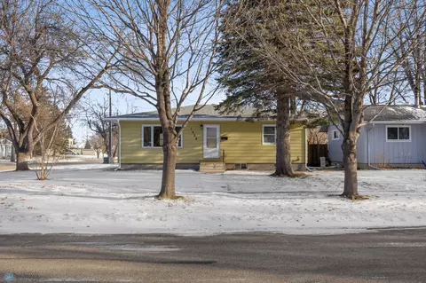 1604 19th St S, Moorhead, MN 56560
