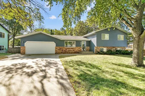740 11th St N, Sauk Rapids, MN 56379