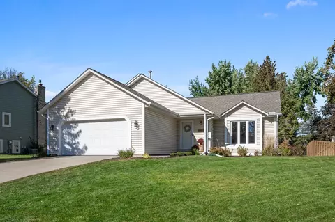 215 Oakhill Dr, Shoreview, MN 55126