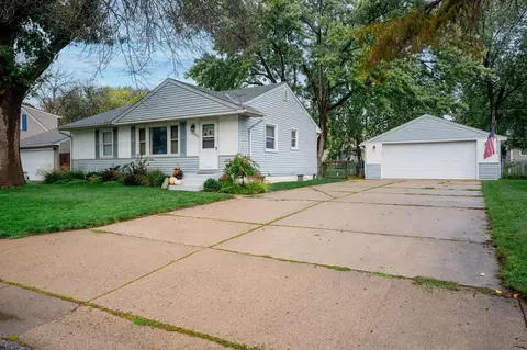 2025 Diffley Rd, Eagan, MN 55122 photo 3