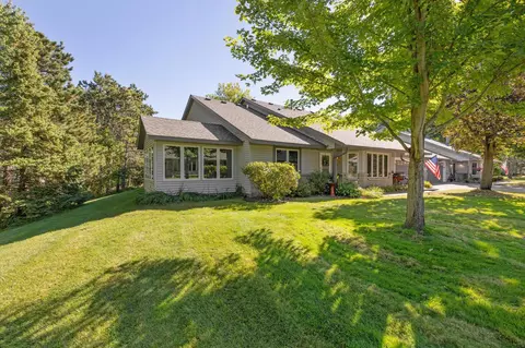 2541 Sumac Cir, White Bear Lake, MN 55110