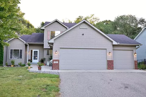 414 12th Ave NE, Lonsdale, MN 55046