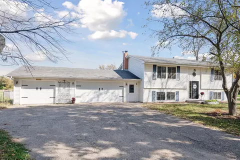 9536 Fox Valley Dr, Corcoran, MN 55340