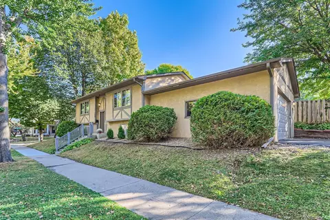 166 Cleveland Ave S, Saint Paul, MN 55105