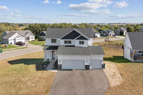 1114 Susan Ln, Roberts, WI 54023