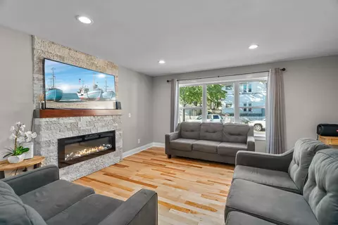 421 E 33rd St, Minneapolis, MN 55408 photo 9