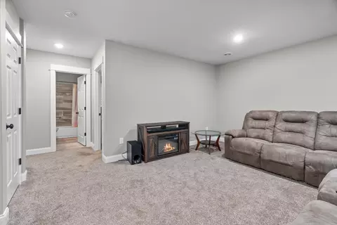 421 E 33rd St, Minneapolis, MN 55408 photo 39