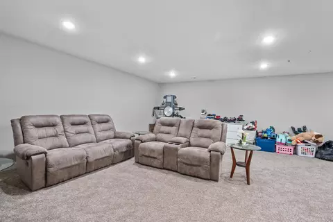 421 E 33rd St, Minneapolis, MN 55408 photo 34