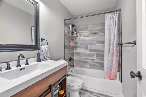 421 E 33rd St, Minneapolis, MN 55408 photo 42