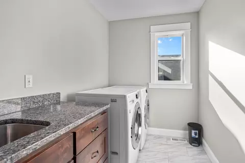421 E 33rd St, Minneapolis, MN 55408 photo 33