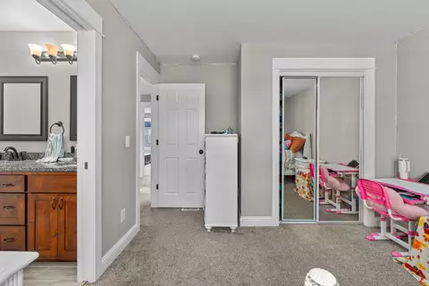 421 E 33rd St, Minneapolis, MN 55408 photo 28