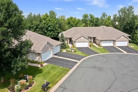 4992 W Oak Point Dr, Prior Lake, MN 55372