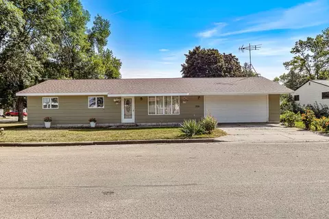 206 S Hubert St, Ivanhoe, MN 56142