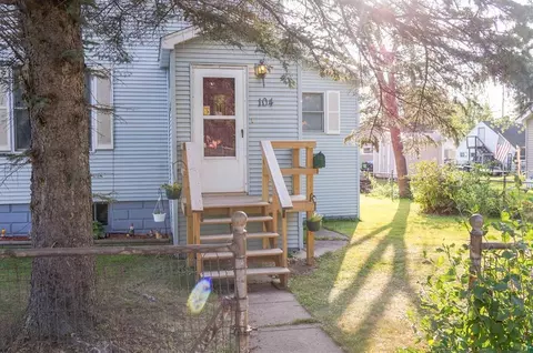 104 Roosevelt Ave, Eveleth, MN 55734