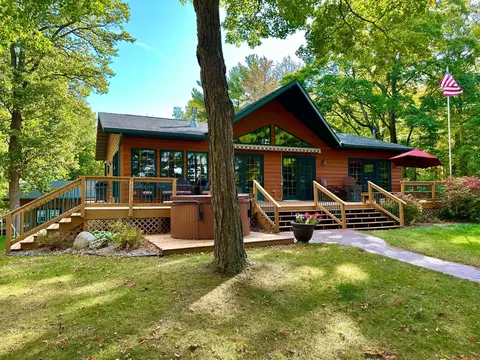 3193 County 45 NW, Hackensack, MN 56452