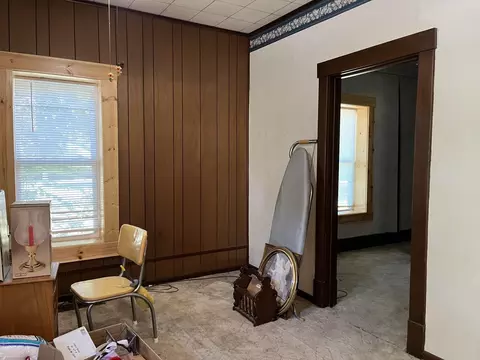 56 6th St, Windom, MN 56101 photo 2