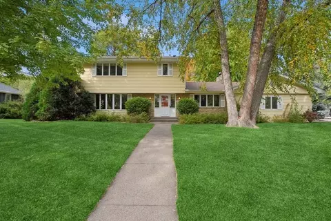 1825 Innsbruck Pkwy, Columbia Heights, MN 55421