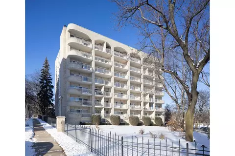 3300 W 32nd St #603, Minneapolis, MN 55416