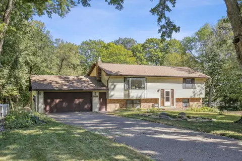 6671 Maple Dr, Rockford, MN 55373