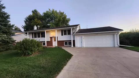 1713 Plainview Ln, Albert Lea, MN 56007 photo 2