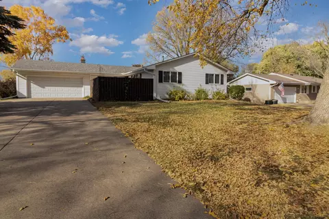 11710 Cartier Ave S, Burnsville, MN 55337