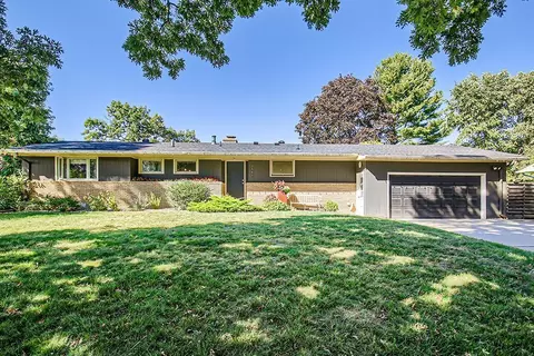 2585 Brookridge Ave, Golden Valley, MN 55422