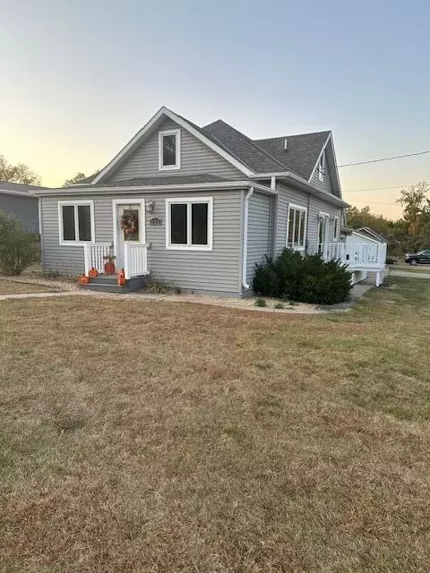 850 1st St, Currie, MN 56123