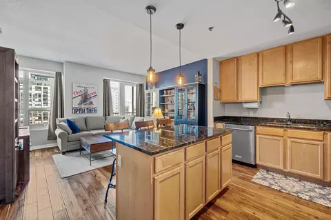 929 Portland Ave #803, Minneapolis, MN 55404