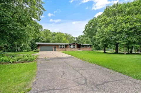 4085 Raven St, New Prague, MN 56071